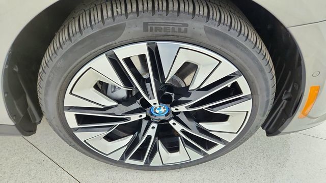 Used 2025 BMW i5 xDrive40 image 56