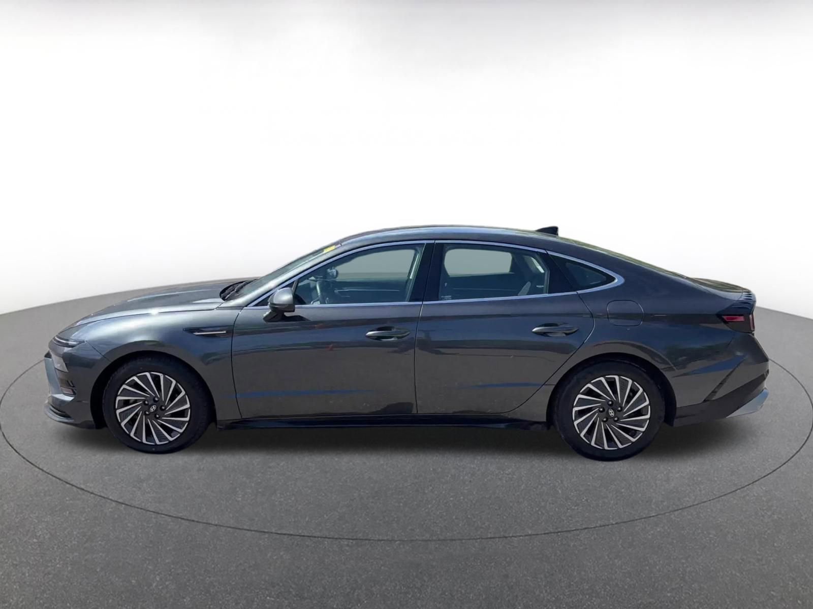Used 2025 Hyundai Sonata SEL FWD image 8