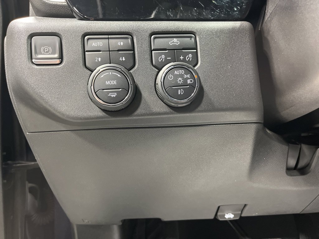 Used 2022 Chevrolet Silverado 1500 LT Trail Boss w/ Protection Package AWD/4WD image 16
