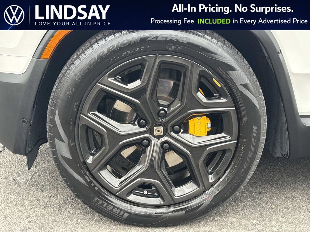 Used 2023 Rivian R1T Adventure image 8