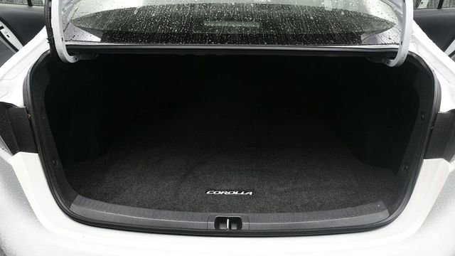 Used 2023 Toyota Corolla LE w/ Carpet Mat Package (TMS) FWD image 21