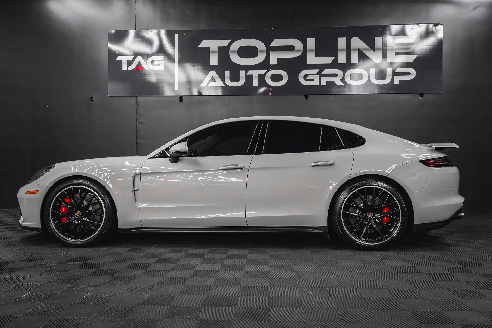 Used 2017 Porsche Panamera Turbo image 26