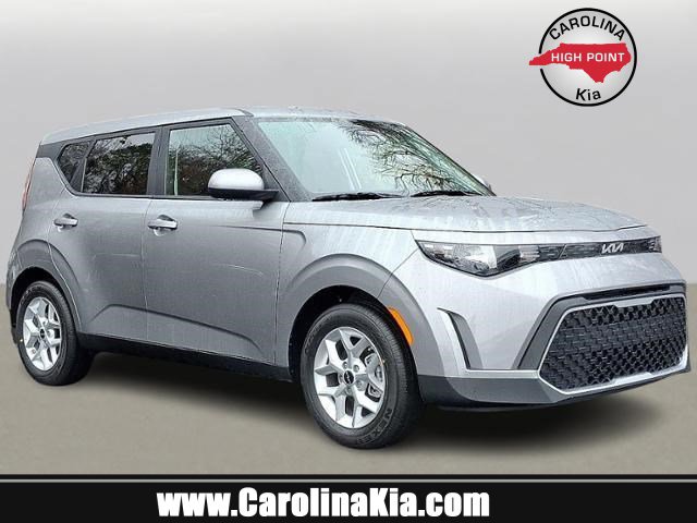 New 2025 Kia Soul LX image 1