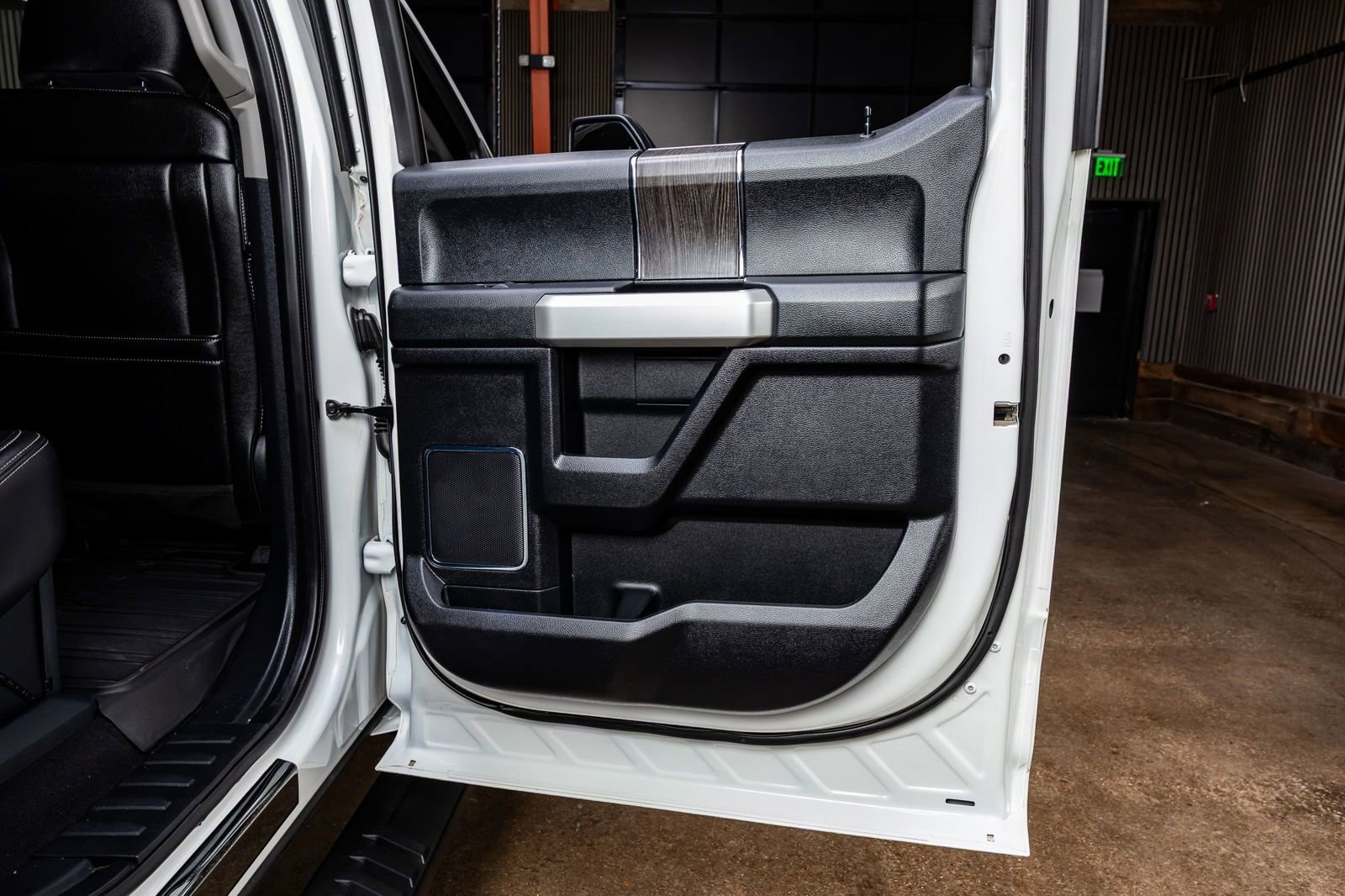 Used 2020 Ford F250 Lariat image 38