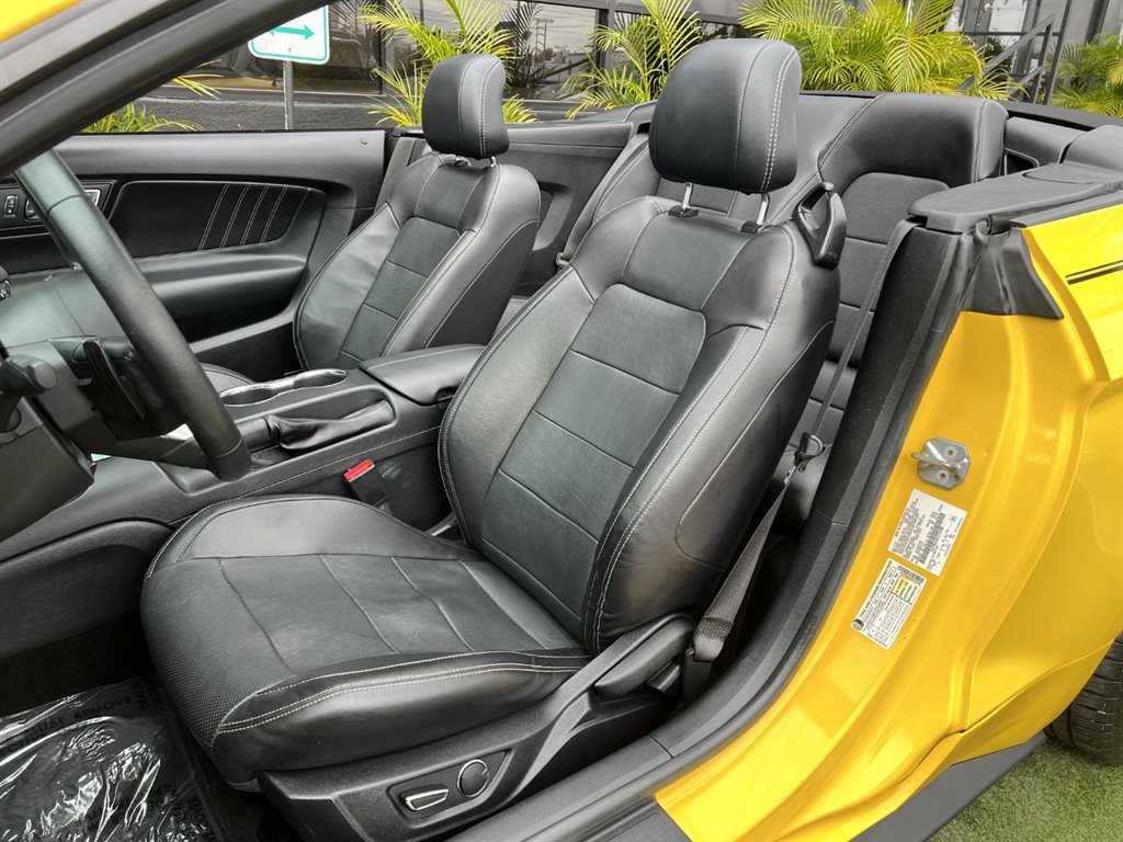 Used 2017 Ford Mustang Premium image 18