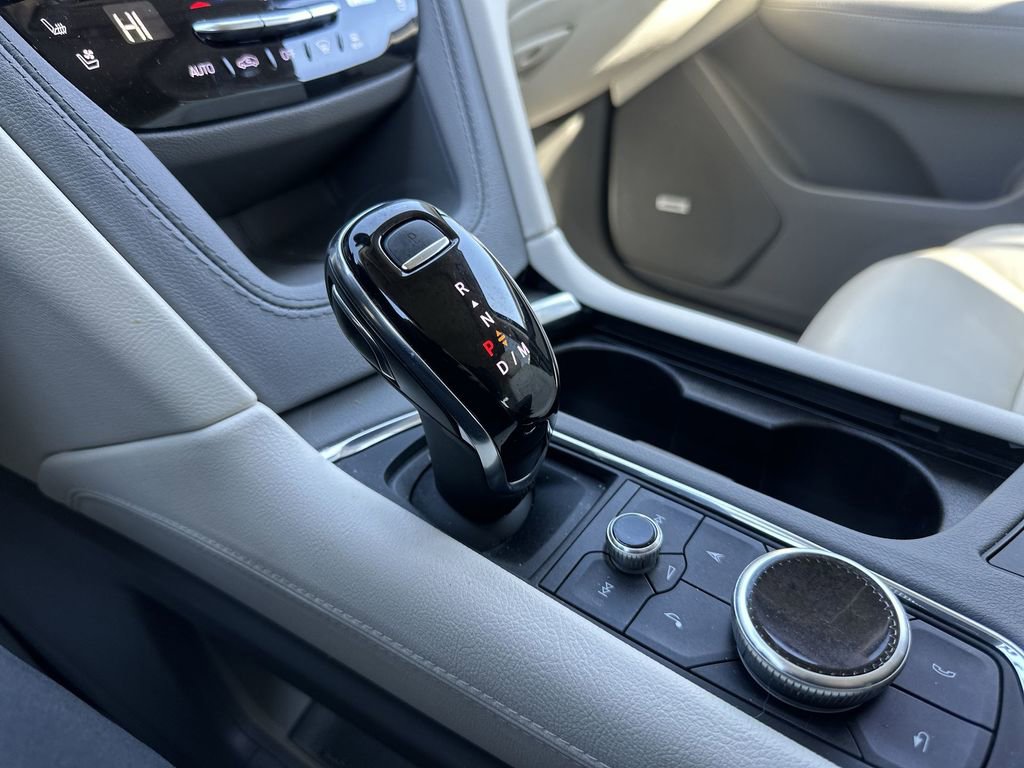 Used 2024 Cadillac XT6 Premium Luxury w/ Technology Package image 20