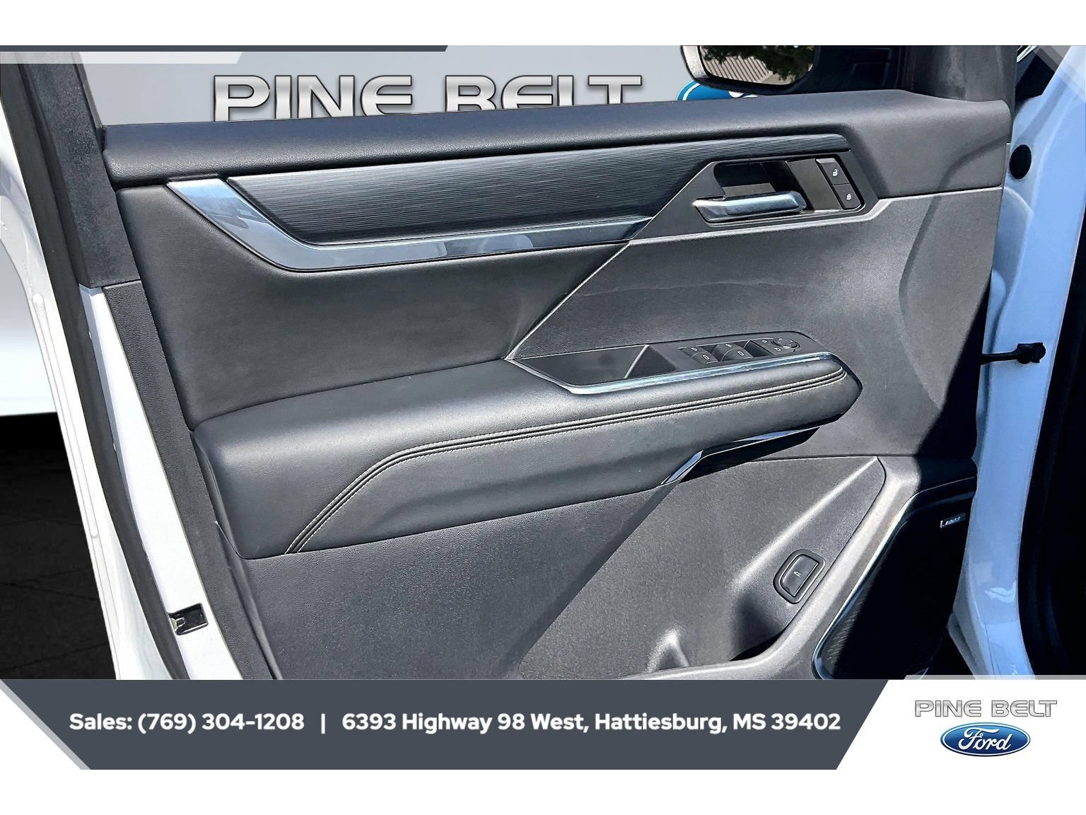 Used 2024 GMC Acadia Elevation w/ Black Edition FWD image 17