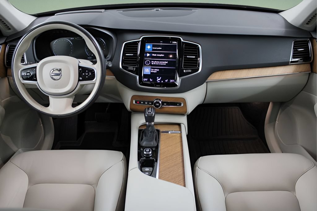 Certified 2022 Volvo XC90 T6 Momentum w/ Advanced Package AWD/4WD image 16