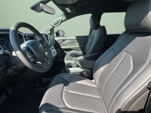 New 2026 Chrysler Pacifica Select image 18