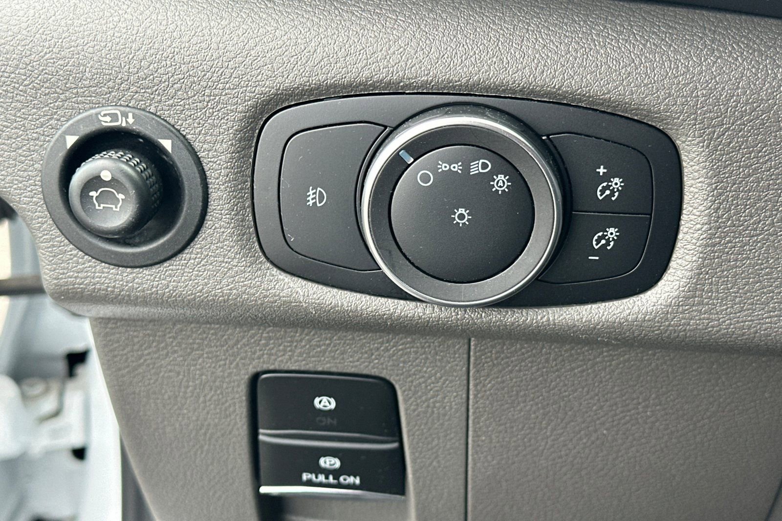 Used 2023 Ford Transit 350 XLT image 30