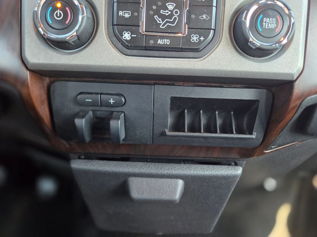 Used 2015 Ford F350 Lariat AWD/4WD image 25