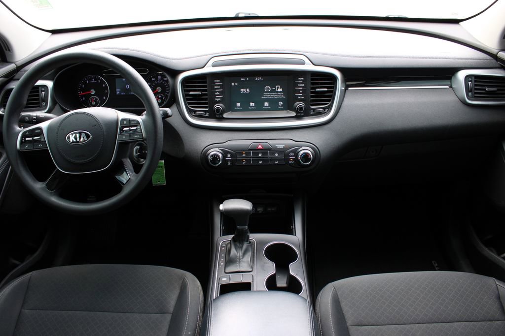 Used 2020 Kia Sorento LX image 7