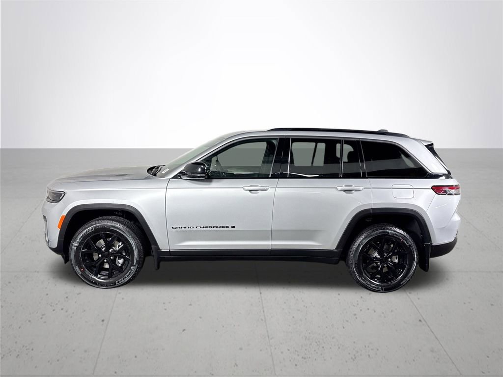 New 2026 Jeep Grand Cherokee Altitude AWD/4WD image 9