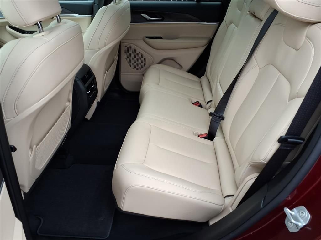 New 2025 Jeep Grand Cherokee Limited image 13