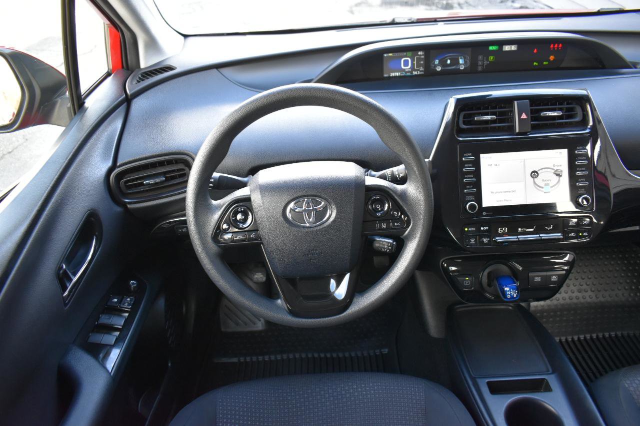 Used 2022 Toyota Prius LE FWD image 12