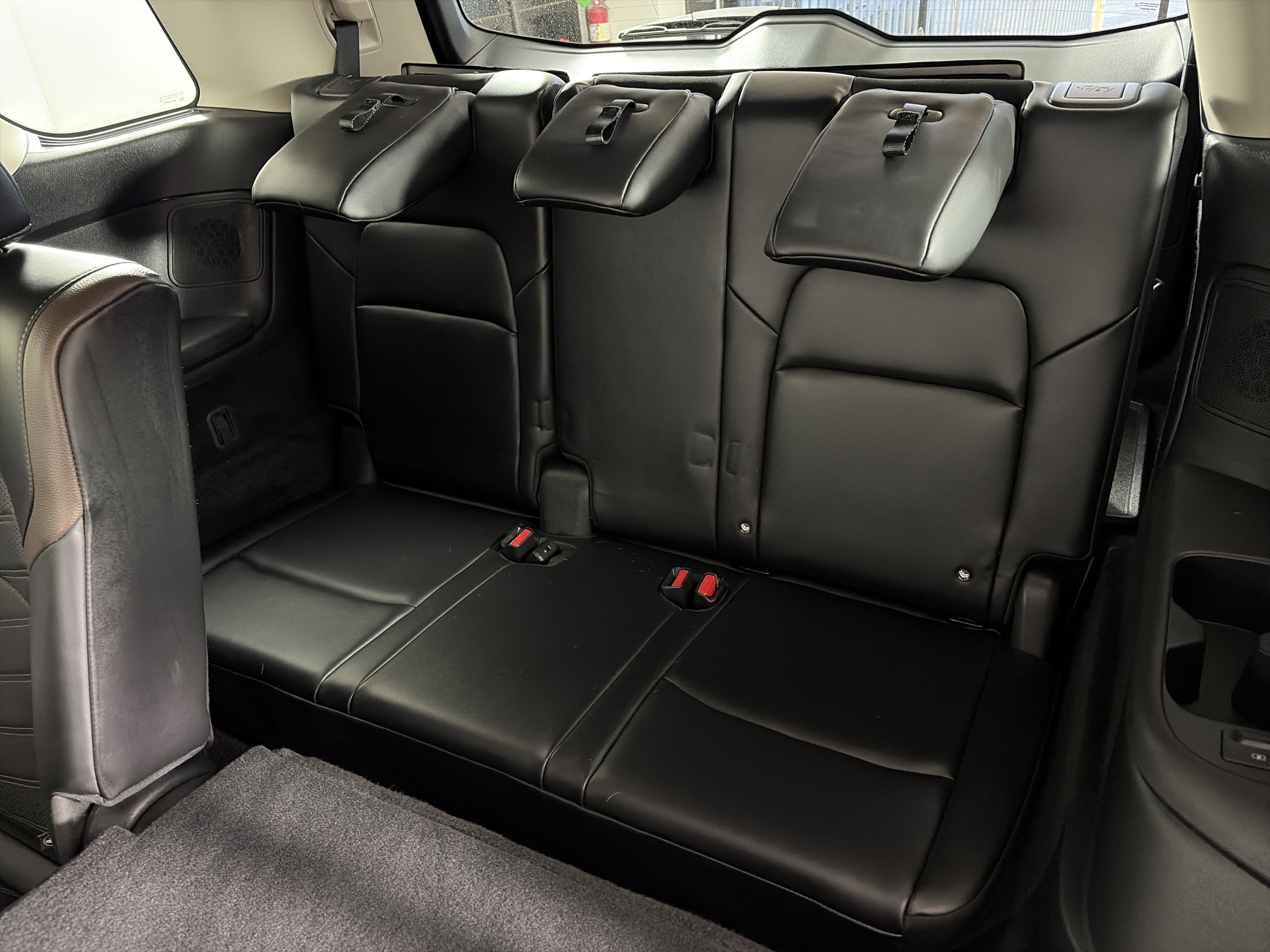 Used 2024 Nissan Pathfinder Platinum w/ Cargo Package image 8