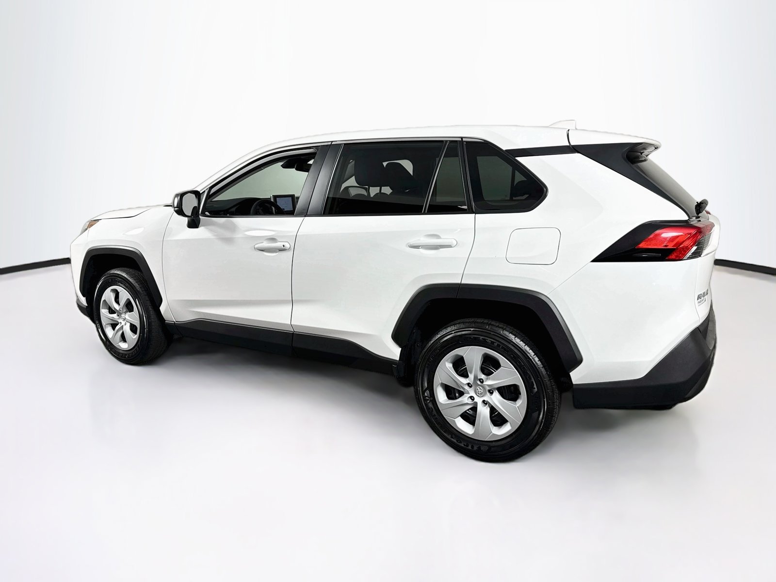 Certified 2025 Toyota RAV4 LE AWD/4WD image 5