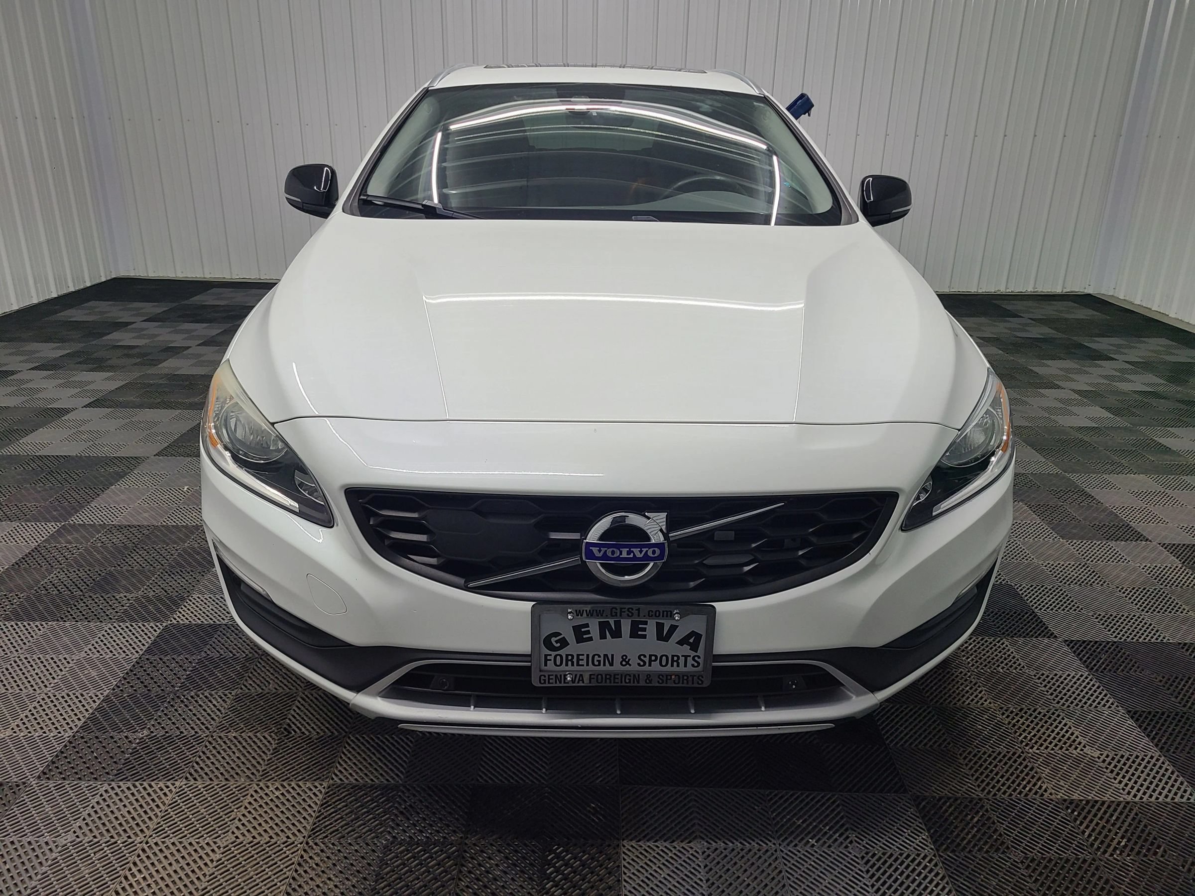 Used 2018 Volvo V60 T5 Cross Country w/ Convenience Package AWD/4WD image 6