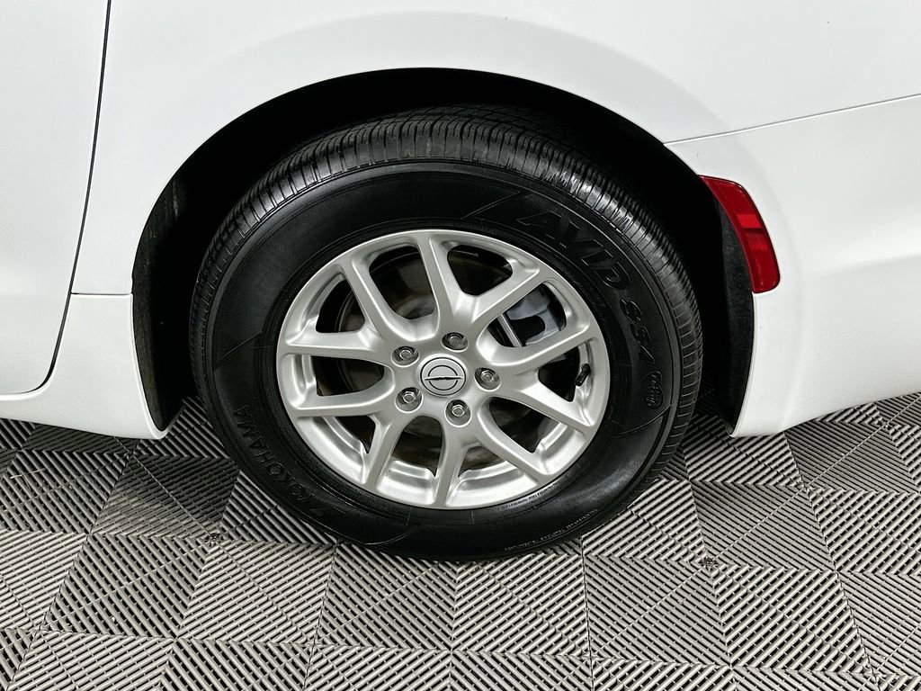 Used 2025 Chrysler Pacifica Select FWD image 39