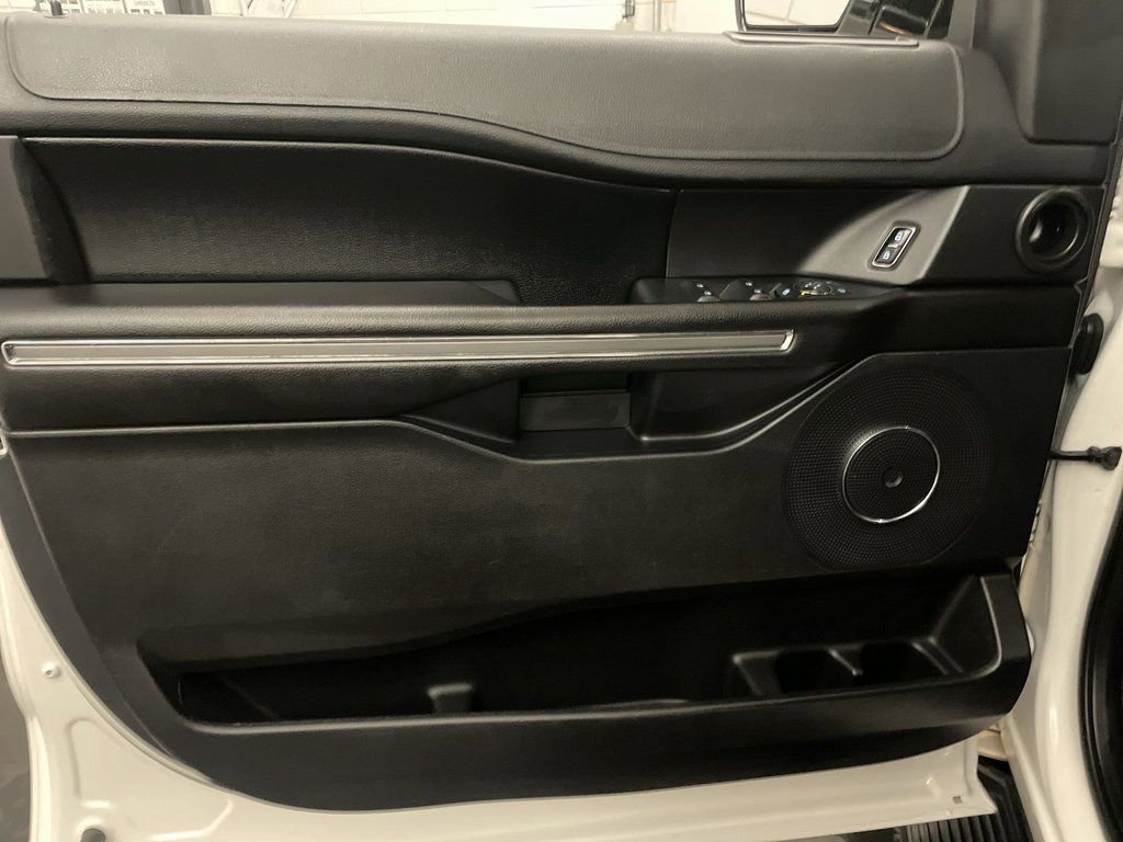 Used 2018 Ford Expedition Max XLT w/ Equipment Group 201A image 15