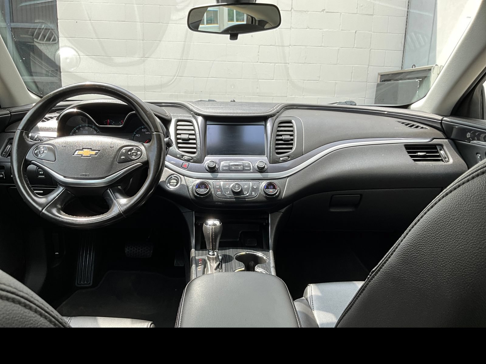 Used 2018 Chevrolet Impala LT FWD image 4