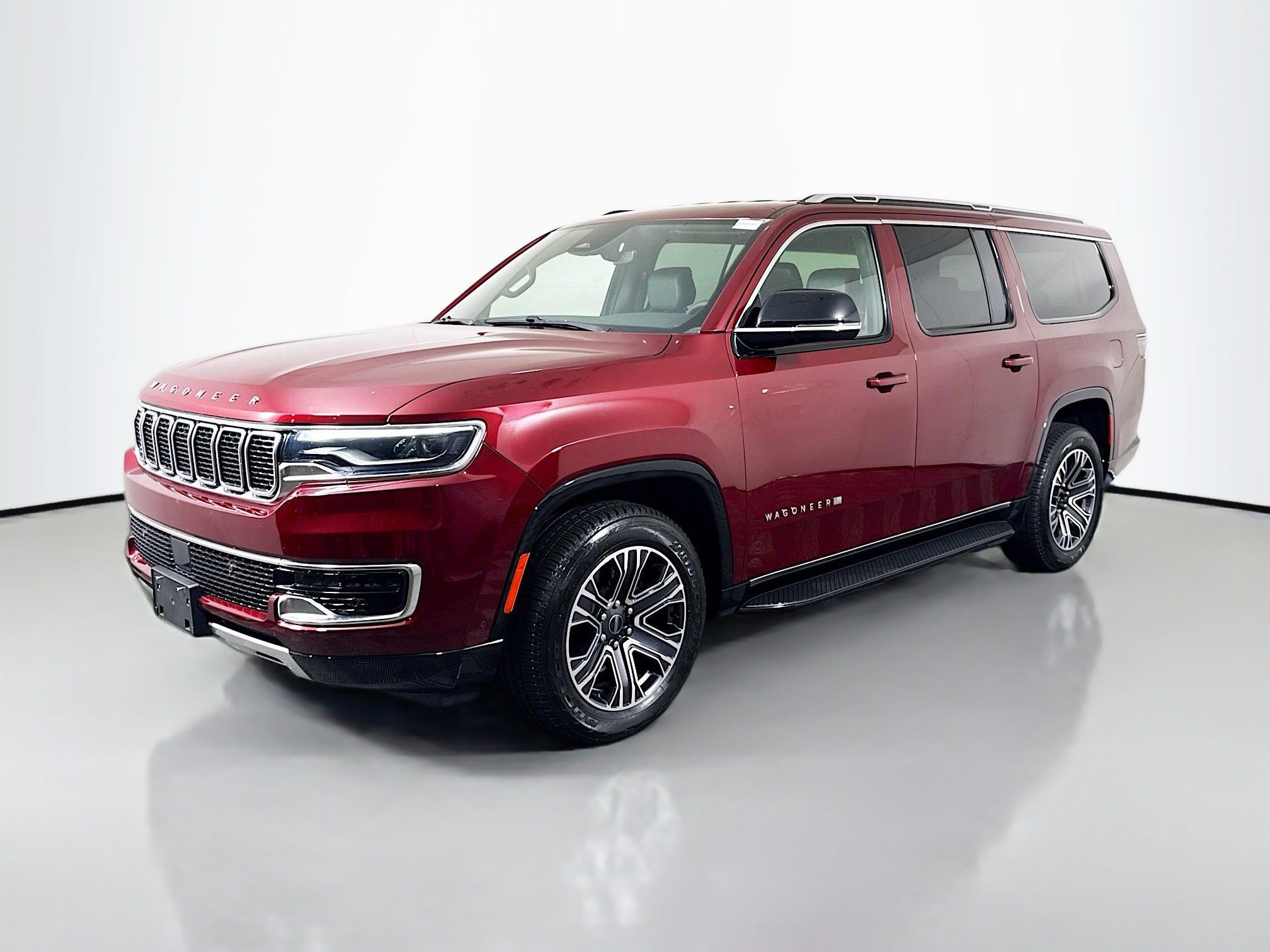 Used 2025 Jeep Wagoneer L Series II w/ 8-pass Seating Package AWD/4WD image 4