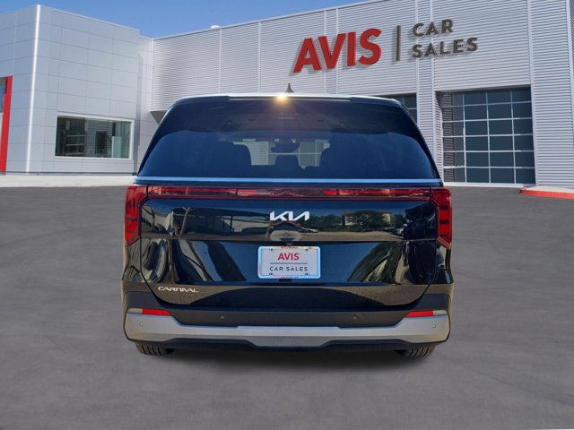 Used 2025 Kia Carnival FWD image 9