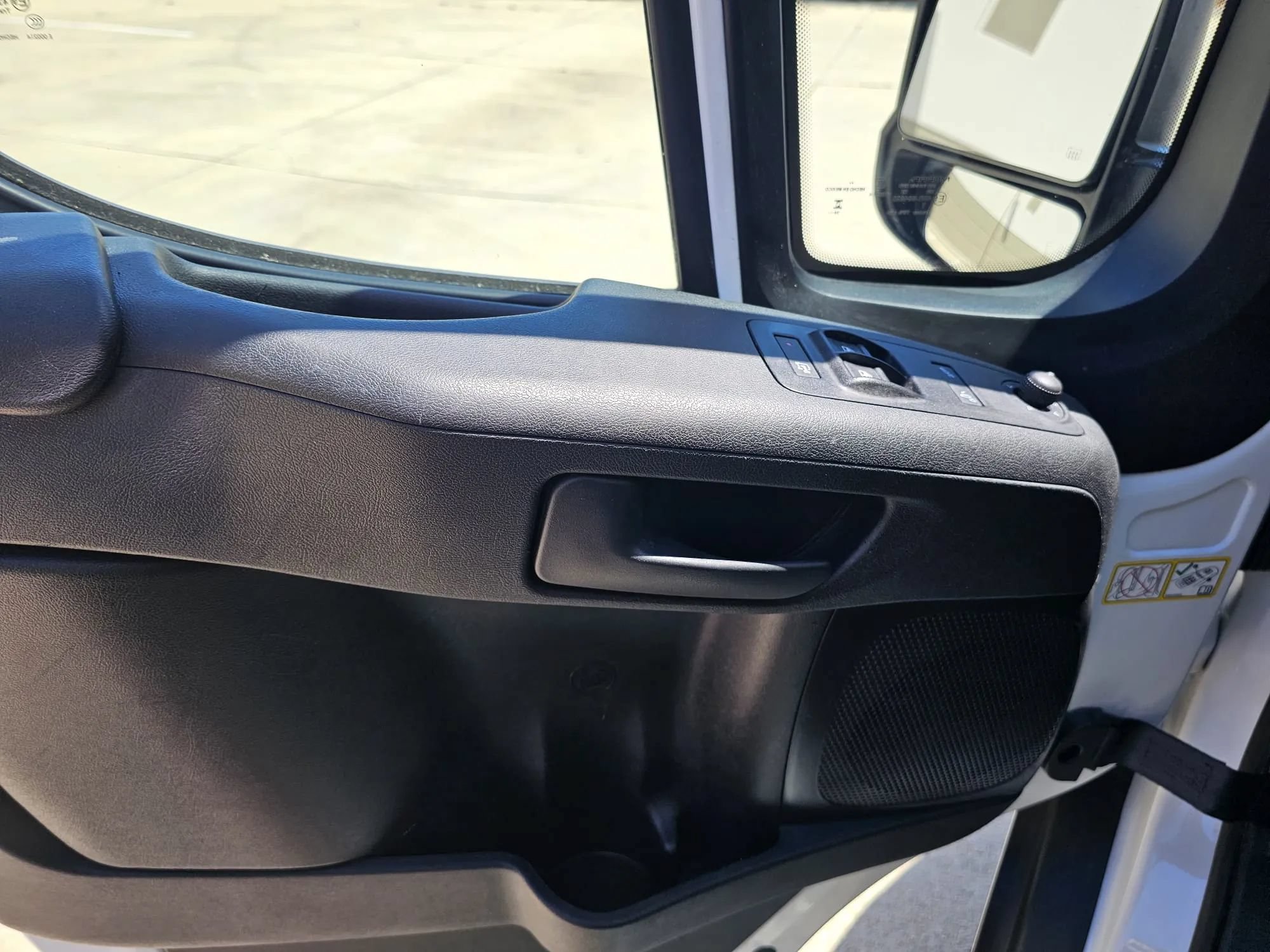 Used 2025 RAM ProMaster 2500 w/ Convenience Group FWD image 14