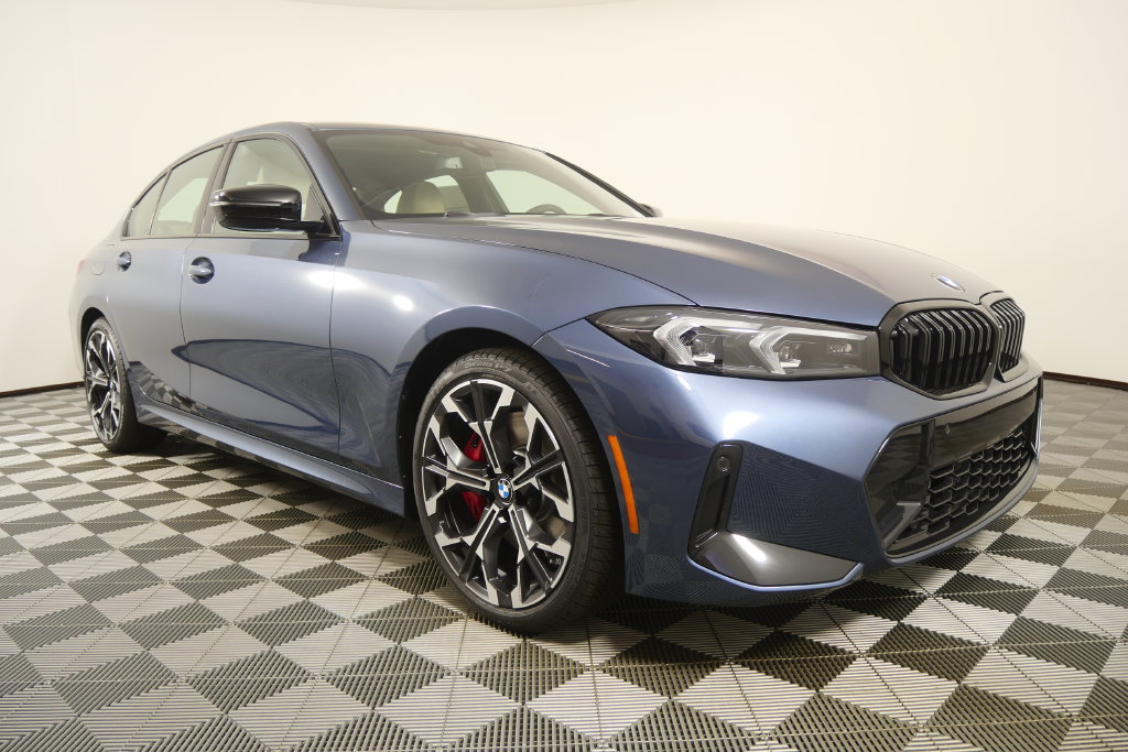 New 2026 BMW 330i Sedan w/ M Sport Package RWD image 2