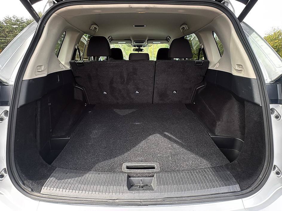 Certified 2025 Nissan Rogue SV AWD/4WD image 38