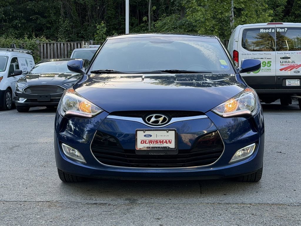 Used 2017 Hyundai Veloster Value Edition FWD image 2