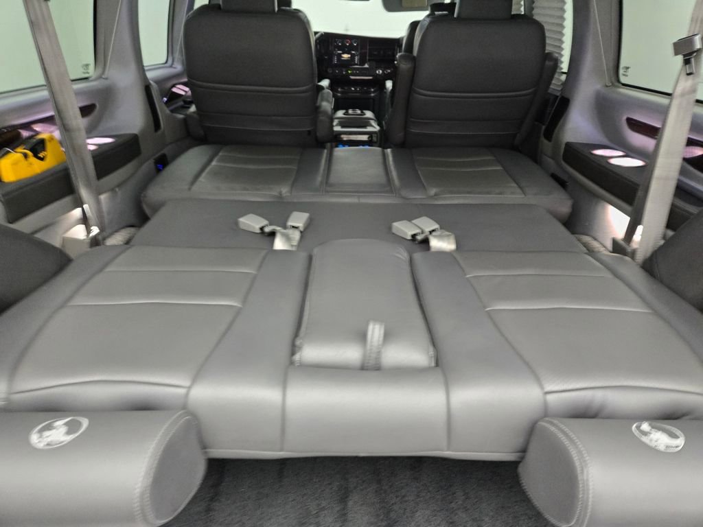 Used 2021 Chevrolet Express 2500 w/ Enhanced Convenience Package image 8