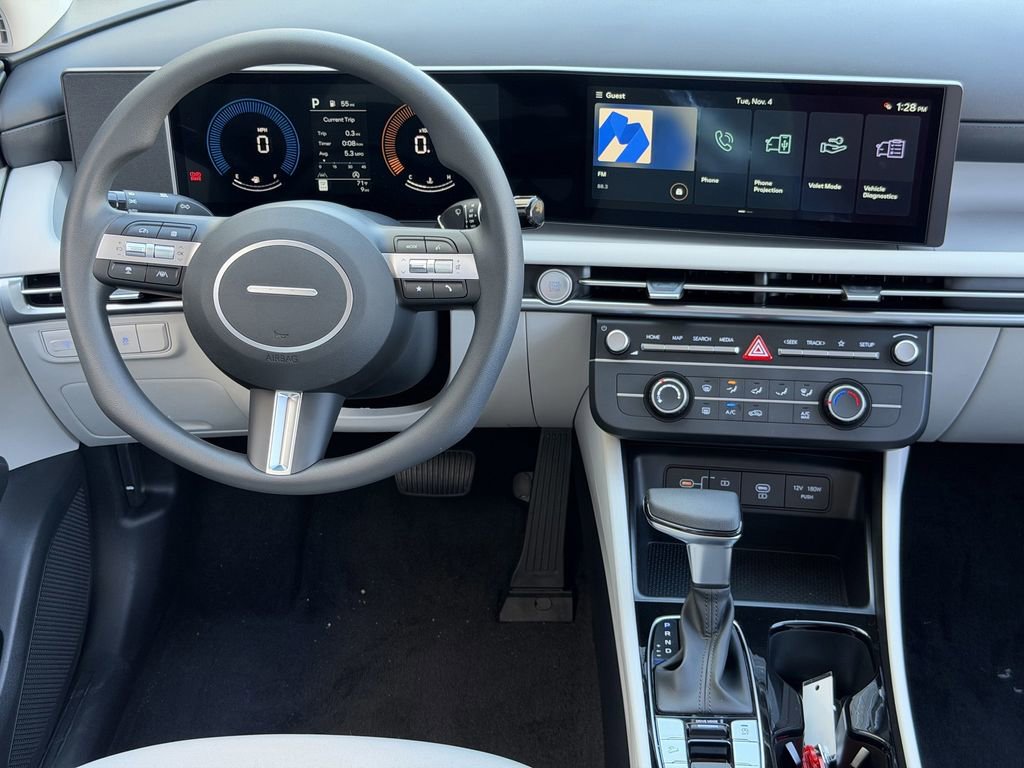 New 2026 Hyundai Tucson SE image 11