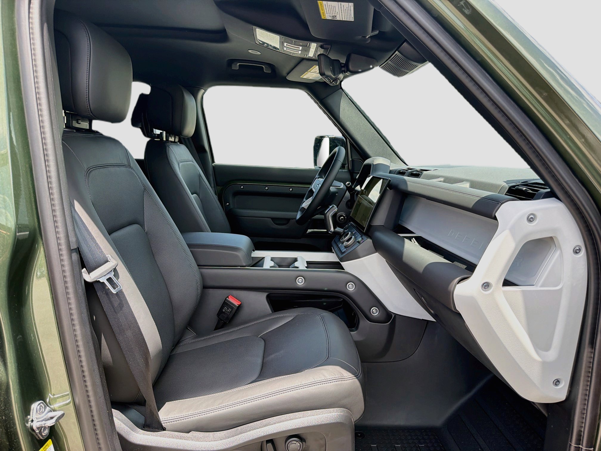 New 2026 Land Rover Defender 110 X-Dynamic SE AWD/4WD image 15