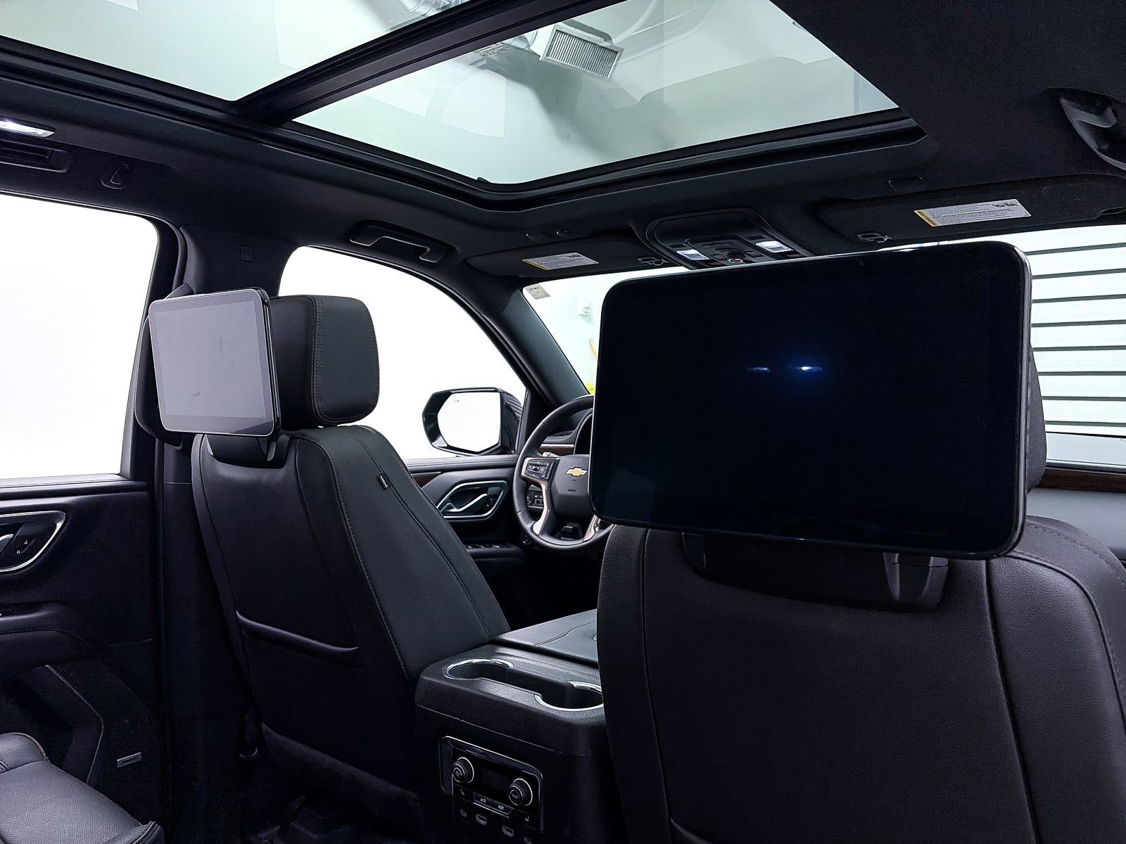 Used 2024 Chevrolet Suburban High Country AWD/4WD image 41