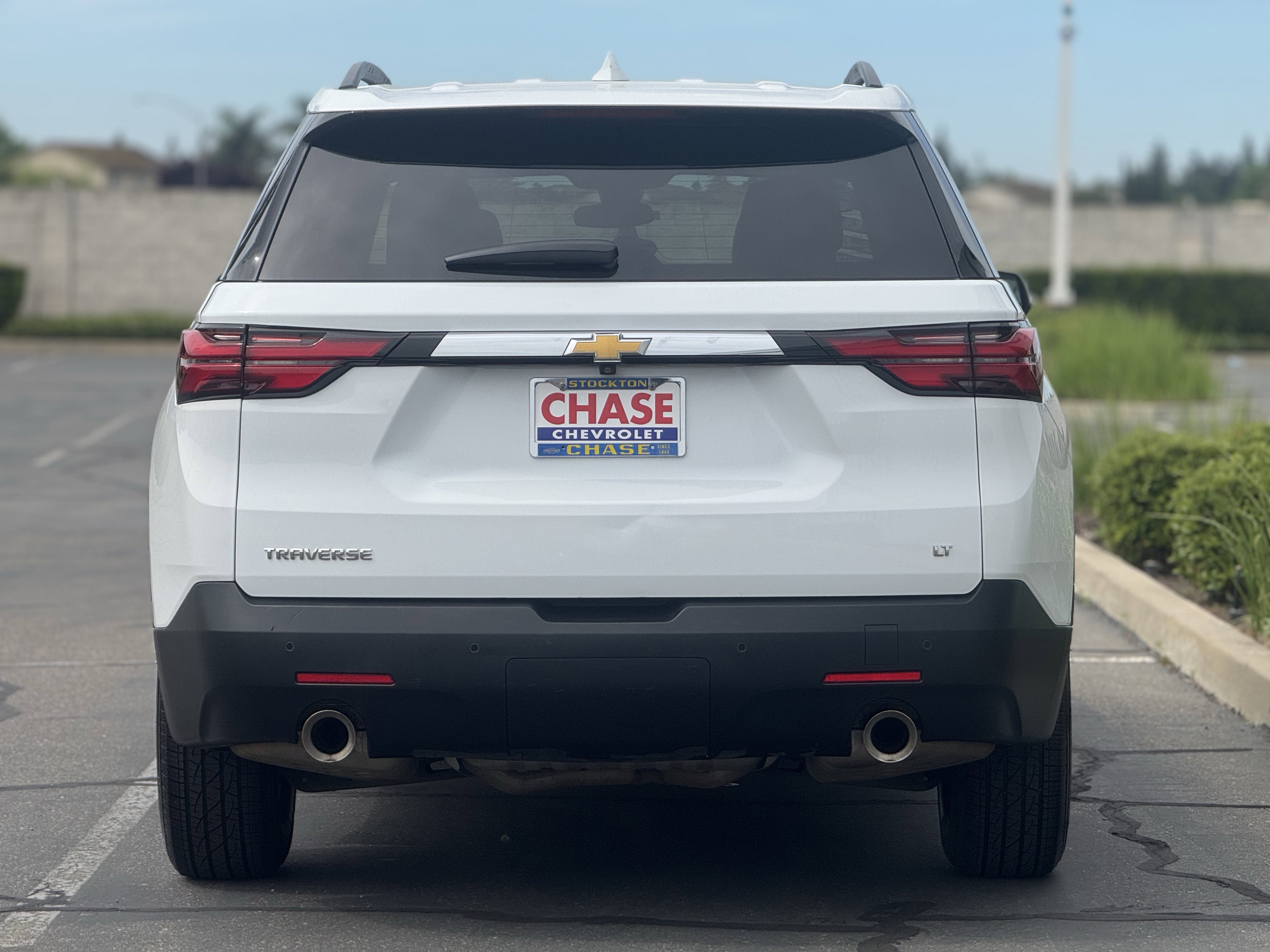 Used 2023 Chevrolet Traverse LT FWD image 6