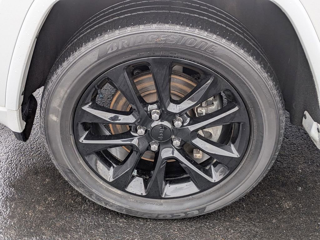 Used 2022 Jeep Grand Cherokee Laredo X image 10