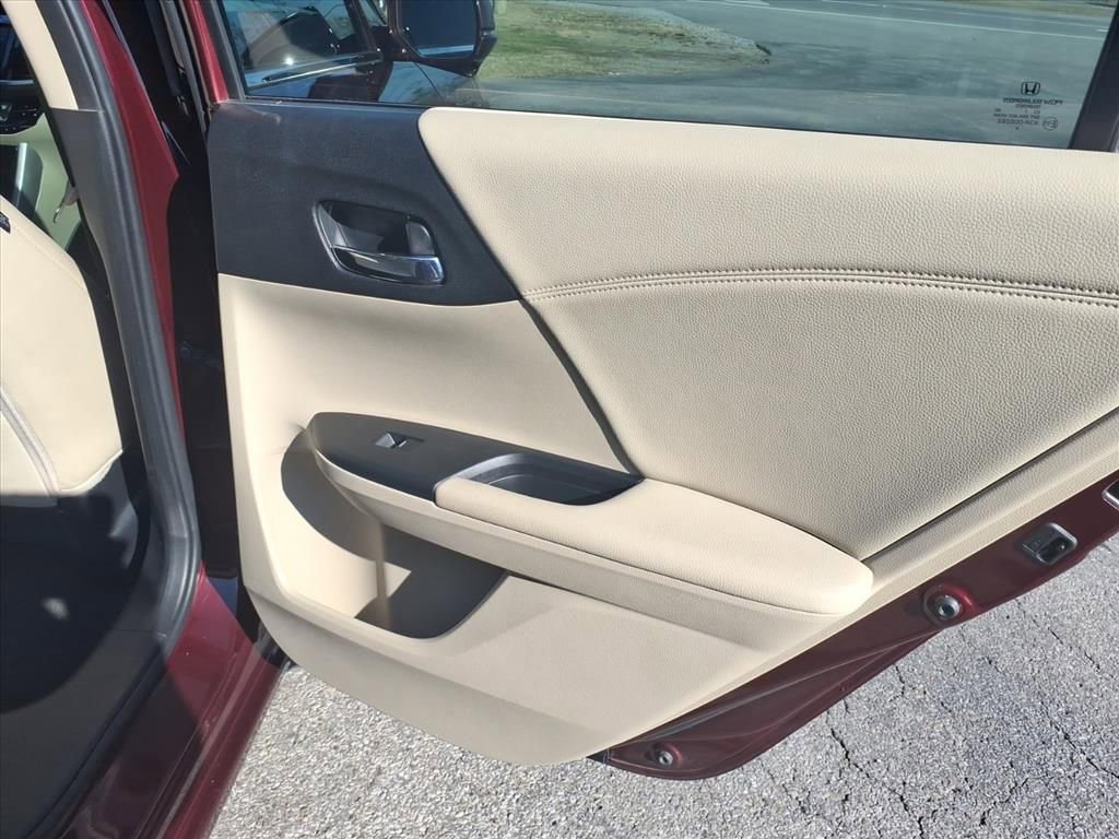 Used 2017 Honda Accord EX-L image 13