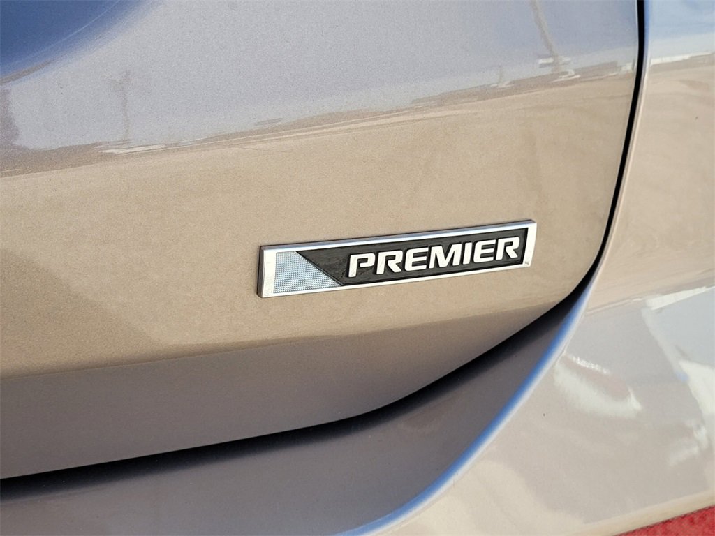 Used 2018 Chevrolet Equinox Premier image 14