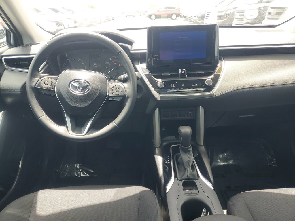 Certified 2024 Toyota Corolla Cross LE w/ Moonroof Package FWD image 9