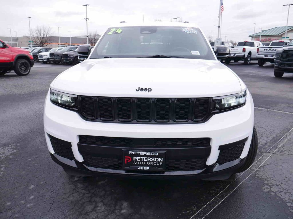 Certified 2024 Jeep Grand Cherokee L Laredo image 3