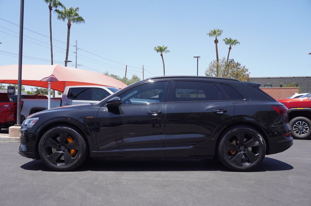 Used 2022 Audi e-tron Premium Plus w/ Premium Plus Package AWD/4WD image 2