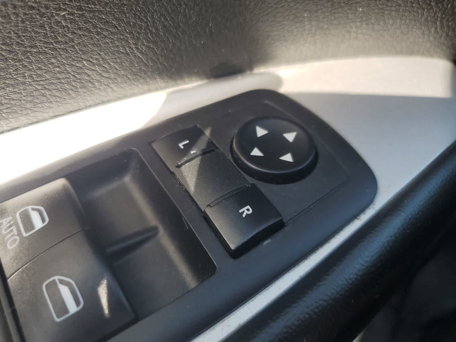 Used 2015 Dodge Journey SXT w/ Flexible Seating Group FWD image 24