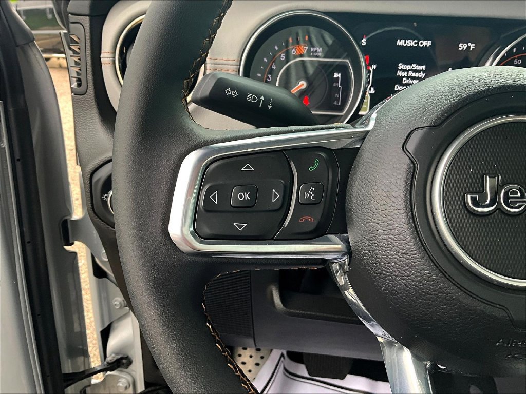 Used 2023 Jeep Wrangler Unlimited Sahara AWD/4WD image 16