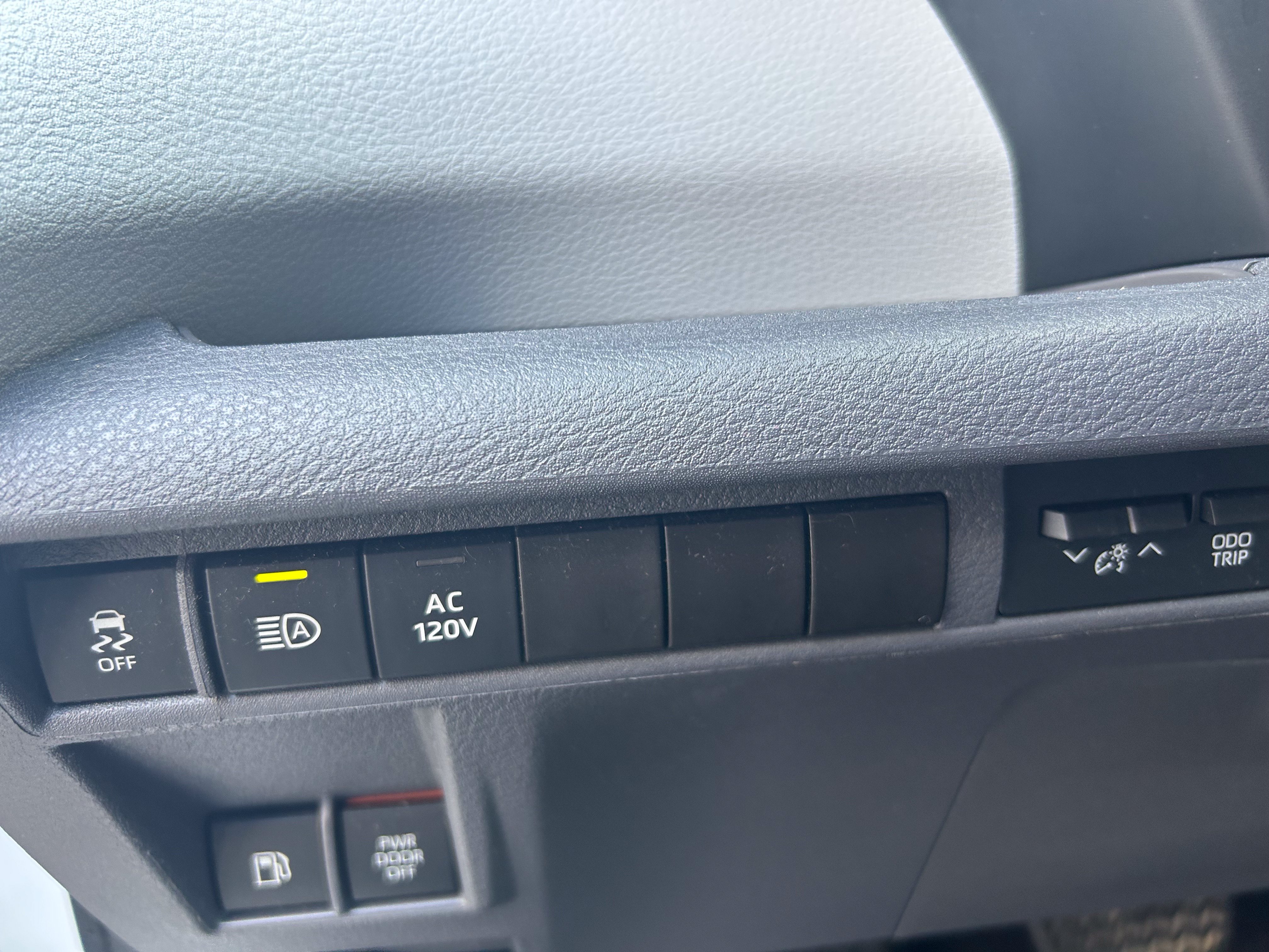 Certified 2022 Toyota Sienna XSE w/ XSE Plus Package FWD image 14