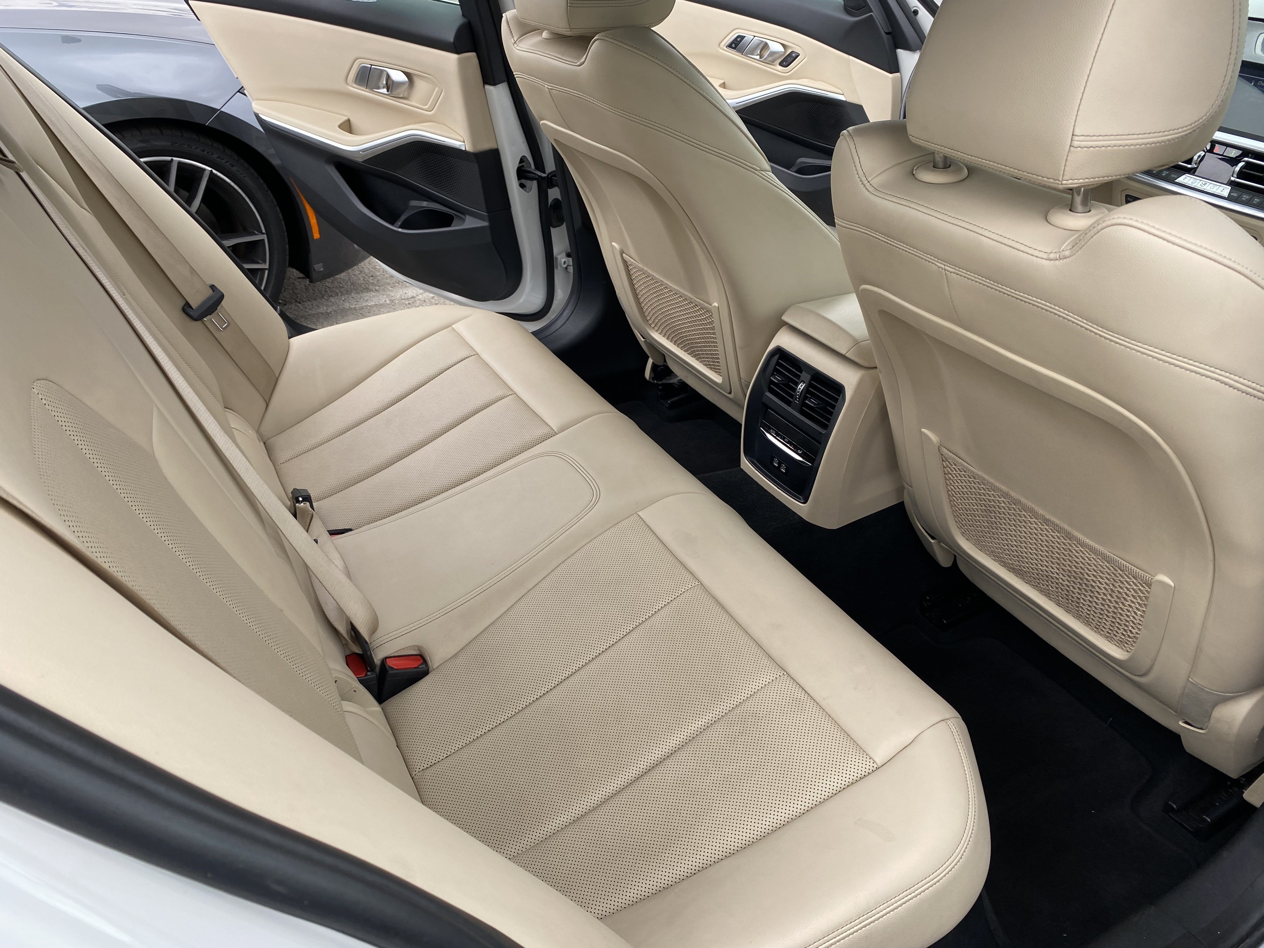 Used 2022 BMW 330e w/ Driving Assistance Package RWD image 16