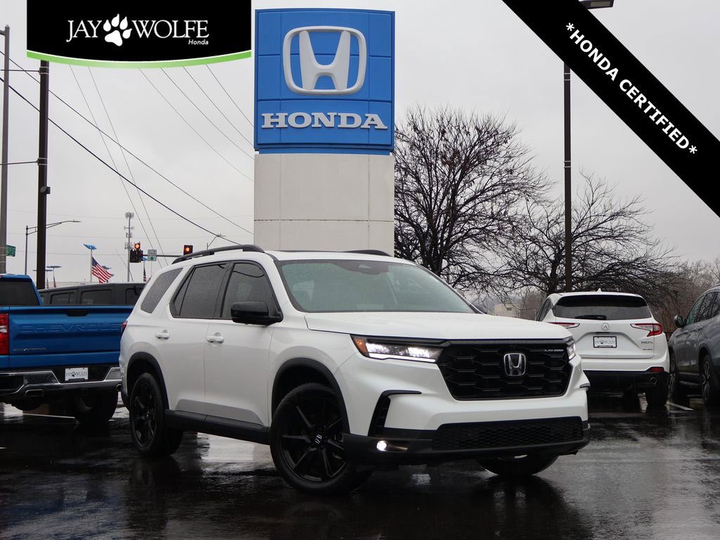 Certified 2025 Honda Pilot Black Edition image 1
