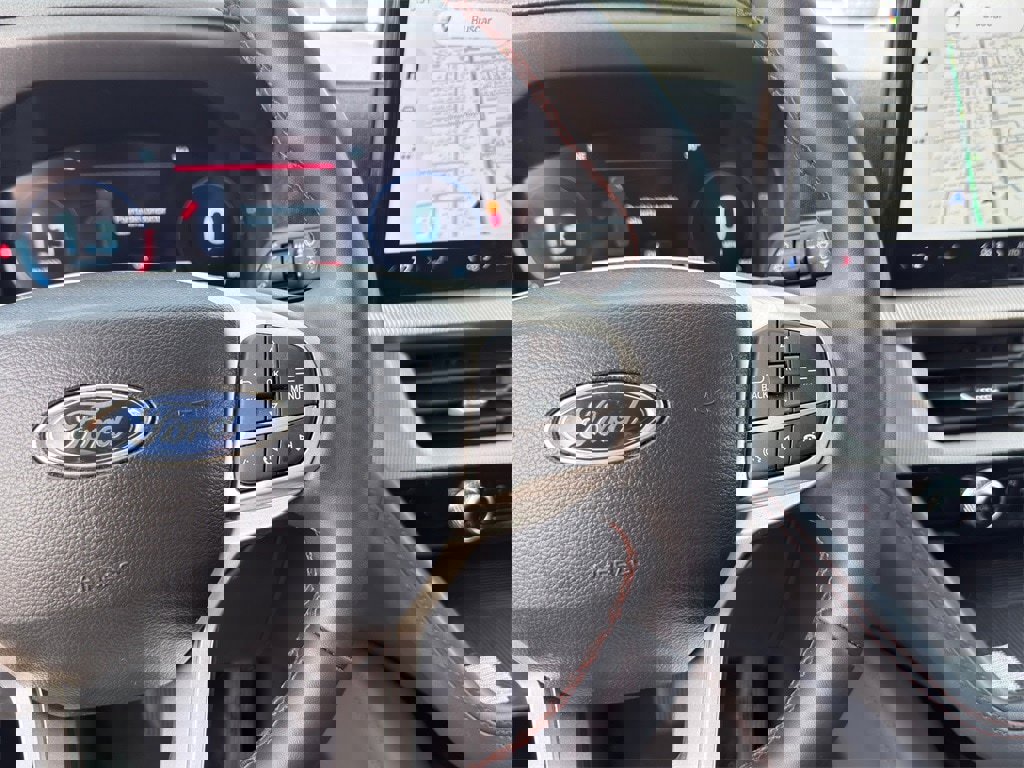 Used 2025 Ford Explorer Active image 12