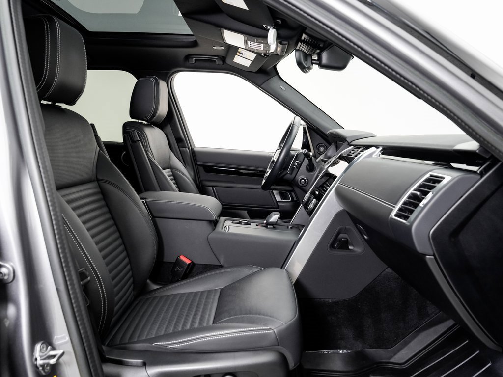 Used 2023 Land Rover Discovery S R-Dynamic image 22