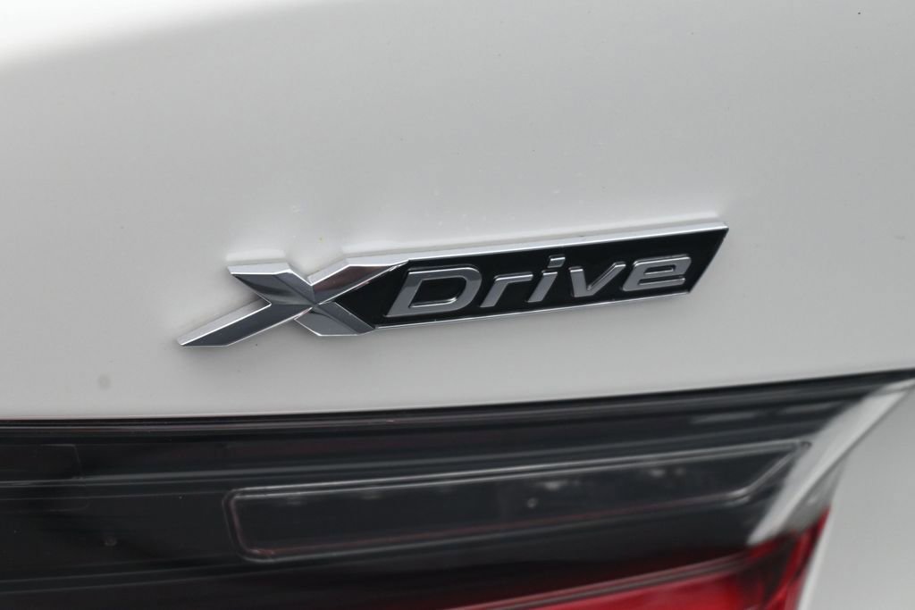 Used 2025 BMW 330i xDrive Sedan w/ Convenience Package AWD/4WD image 8